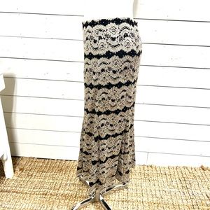 Joseph ribkoff skirt black gold size 8